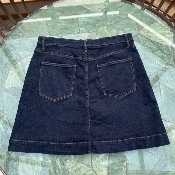 Women’s size 12 Gap Denim Skirt - Picture 2 of 4